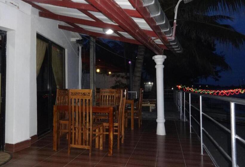 리조트 Dutch Bay Beach Cottages