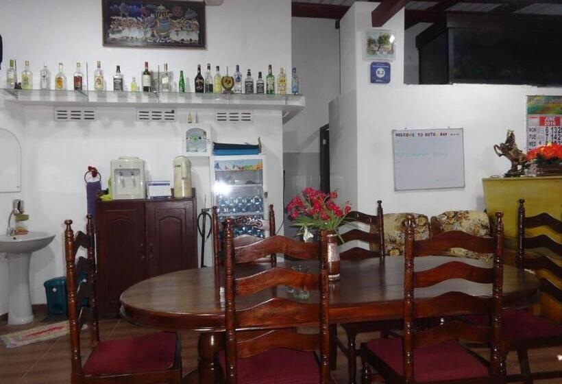 리조트 Dutch Bay Beach Cottages