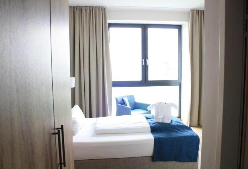 See  Und Waldresort Gröbern