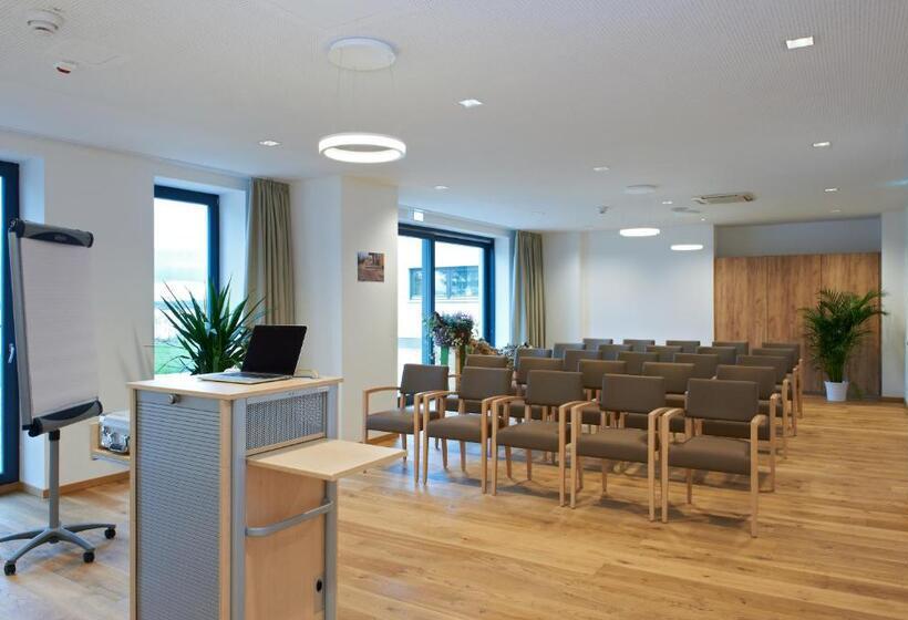 See  Und Waldresort Gröbern