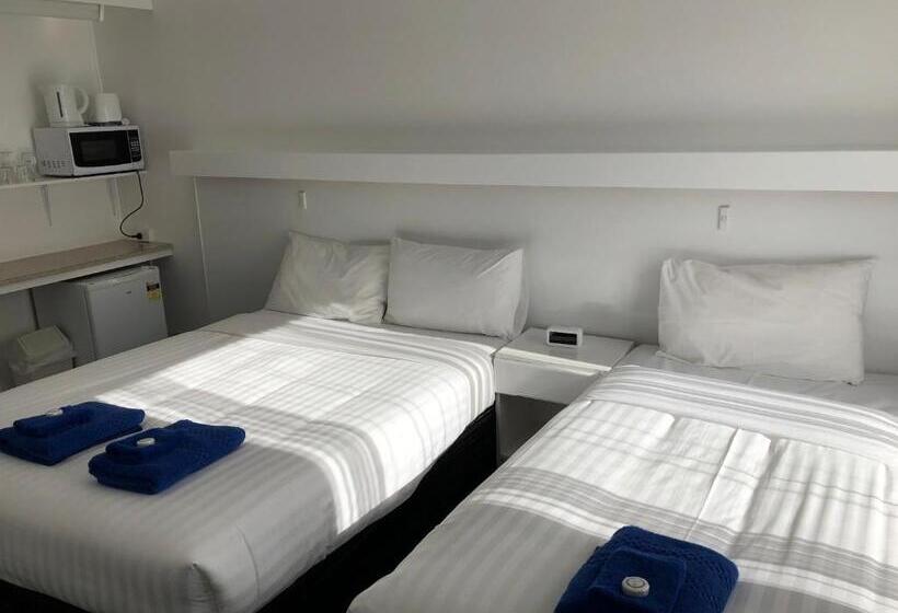 Ship Inn Motel