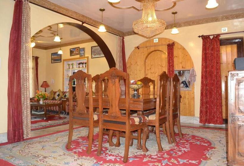Bed and Breakfast Dilaram Guest House