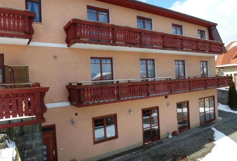 مبيت وإفطار Edelweiss Panzió