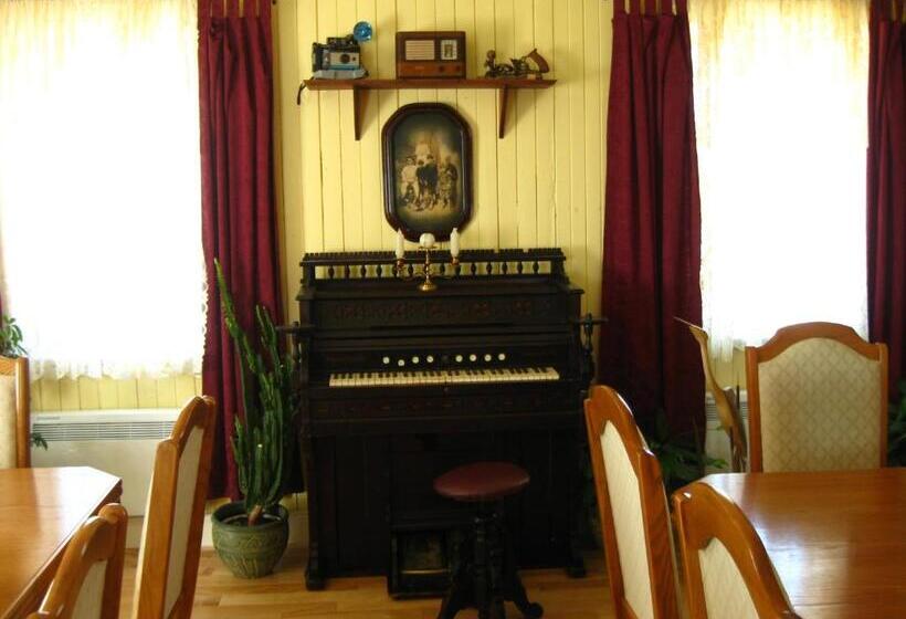 Bed and Breakfast Gite La Maison Rochefort