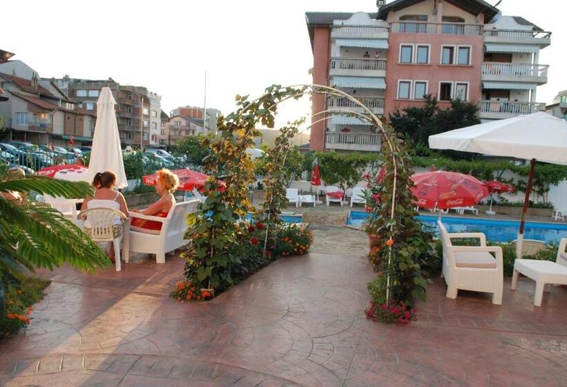 ホテル Alba Family Club