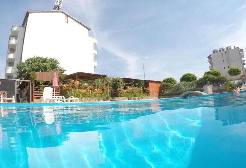 ホテル Alba Family Club