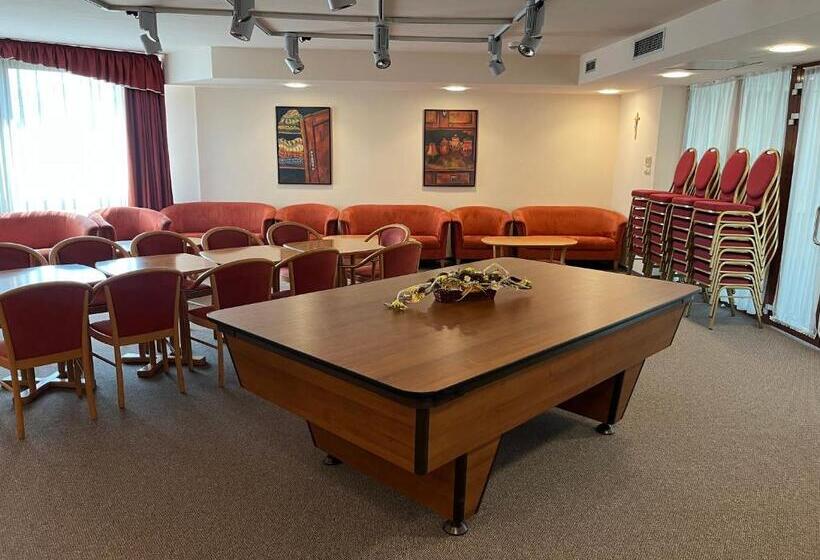 فندق Estella Superior