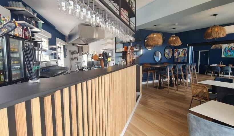 호텔 Hôtel Restaurant L'atelier Des Cousins