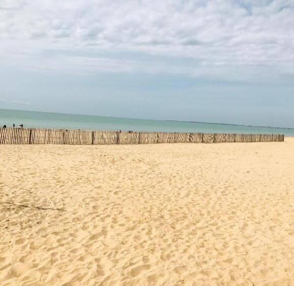 호텔 Hôtel Restaurant L'atelier Des Cousins