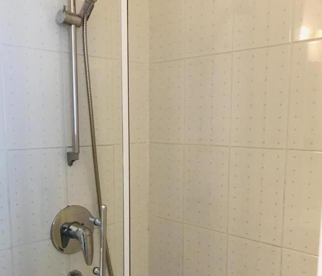 호텔 Hôtel Restaurant L'atelier Des Cousins