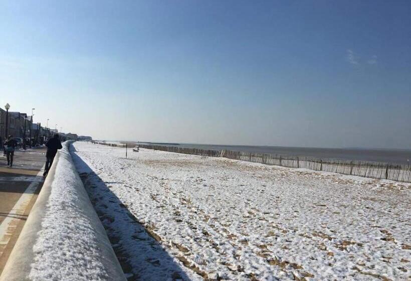 호텔 Hôtel Restaurant L'atelier Des Cousins