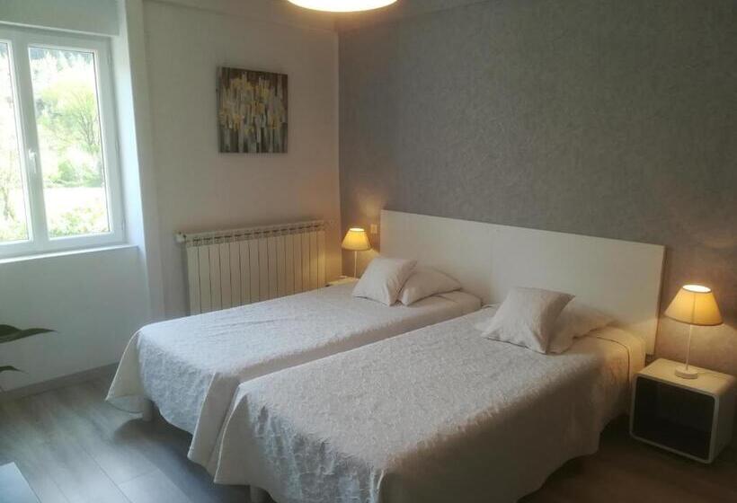 Отель Le Relais De Ceilhes