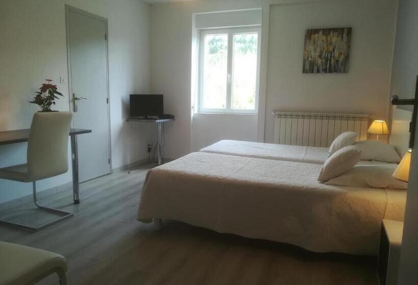 Отель Le Relais De Ceilhes