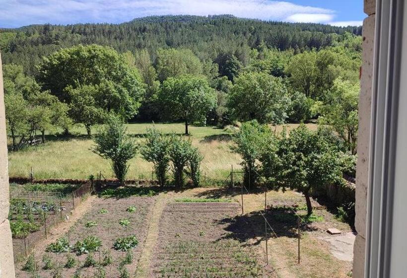 Отель Le Relais De Ceilhes