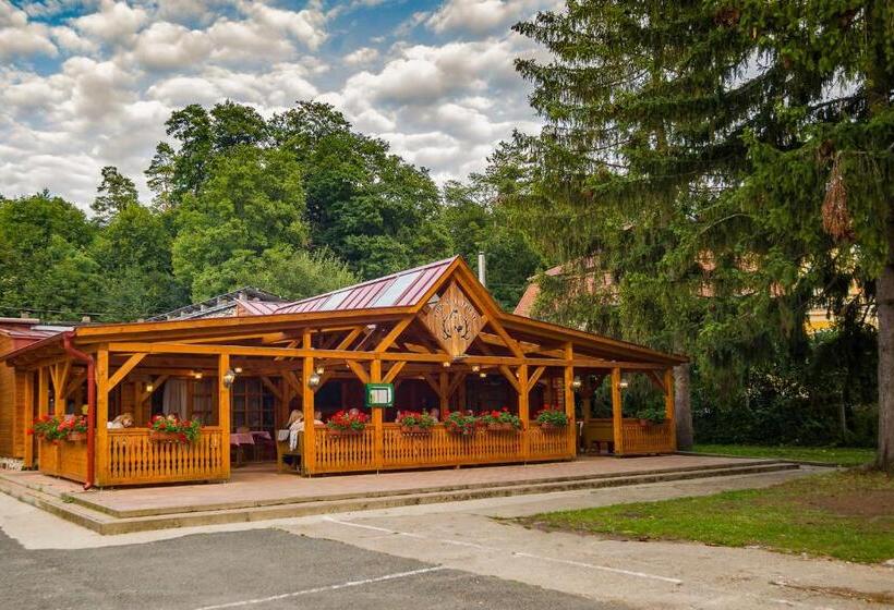 Lipicai Hotel és étterem