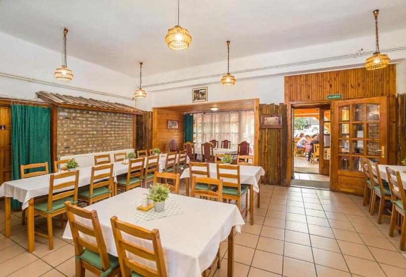 Lipicai Hotel és étterem