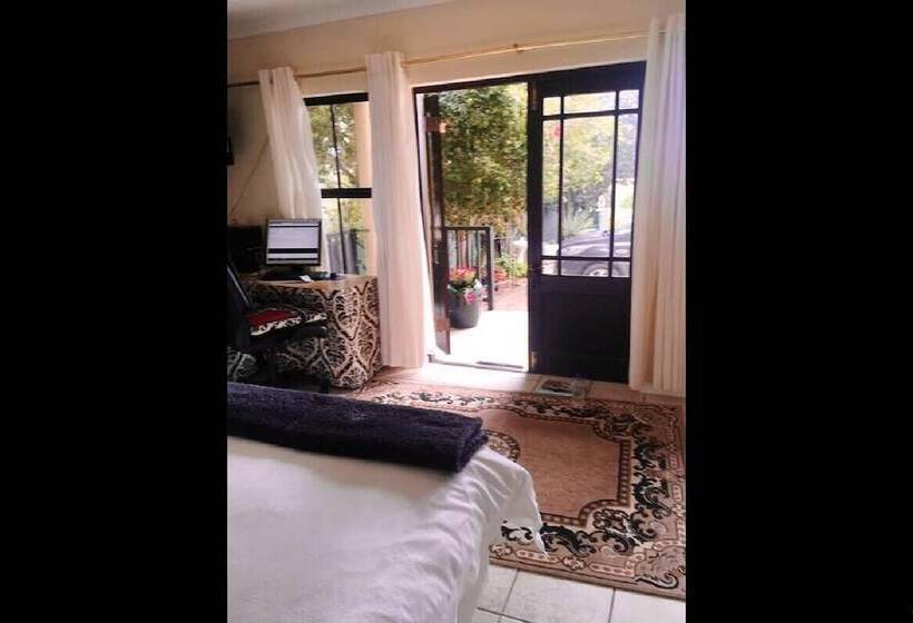 پانسیون Lagoon Edge