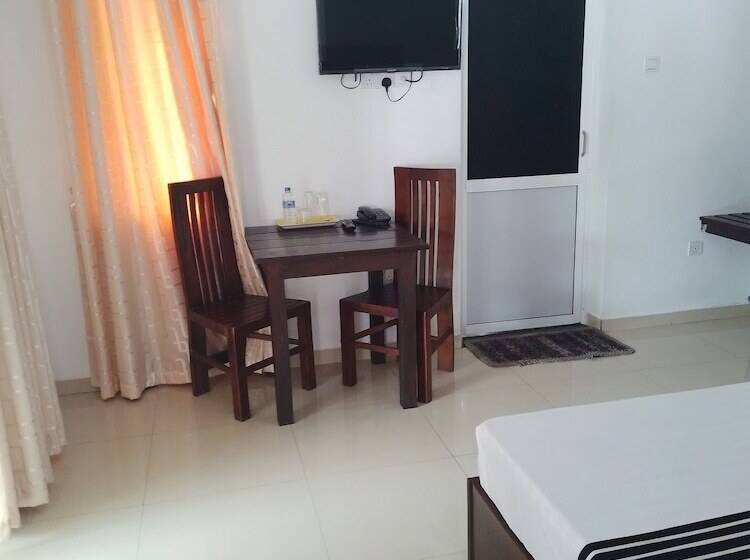 Отель Sanri Villa Katunayaka