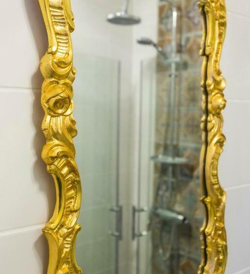 פנסיון L Drottninggatan 11