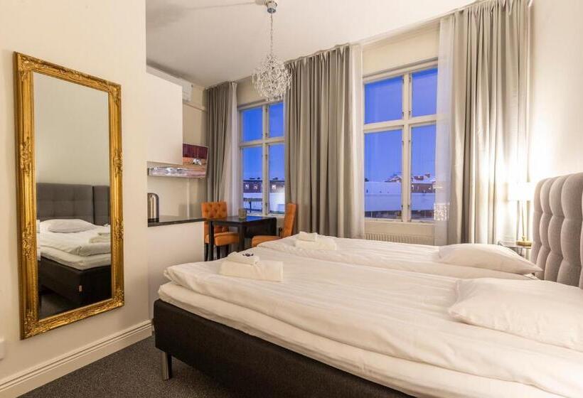 פנסיון L Drottninggatan 11