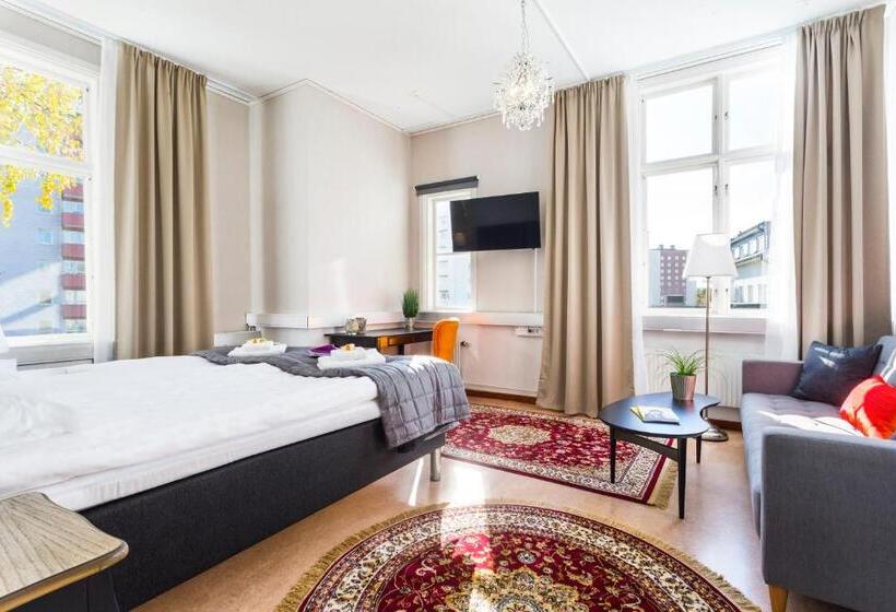 פנסיון L Drottninggatan 11