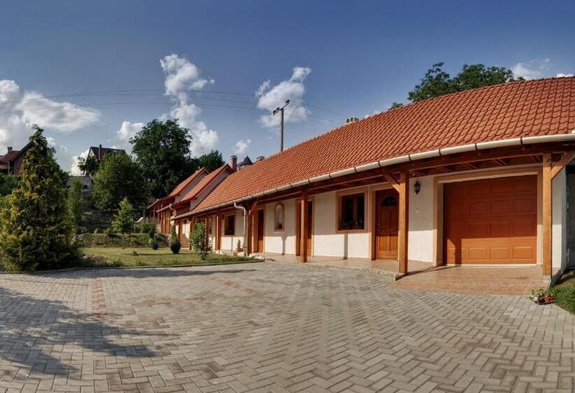 بنسيون Nyitott Kapu Vendégház