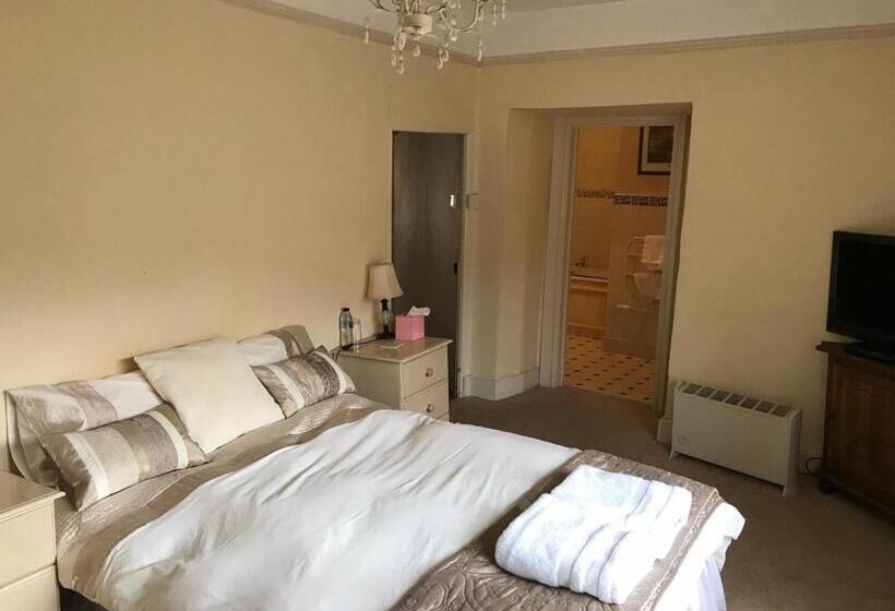 住宿加早餐  The Carew Arms