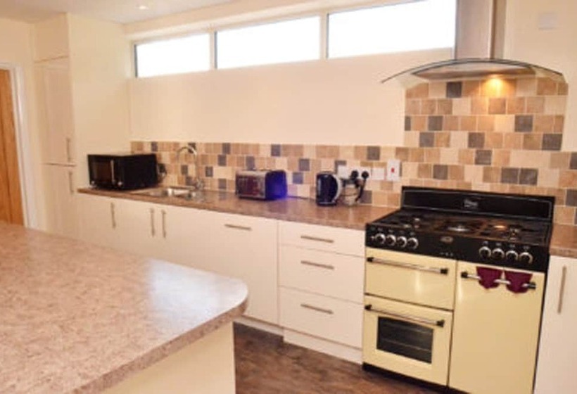 Cotswolds Valleys Accommodation Stony Hs