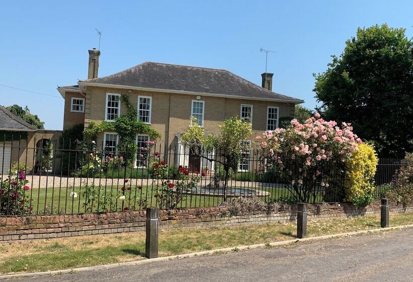 Norfolk House Bed And Breakfast