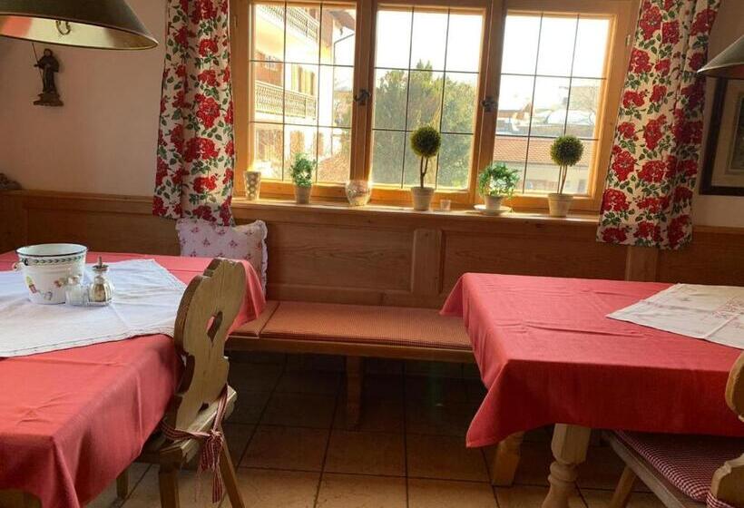 ペンション Haus Kaiser