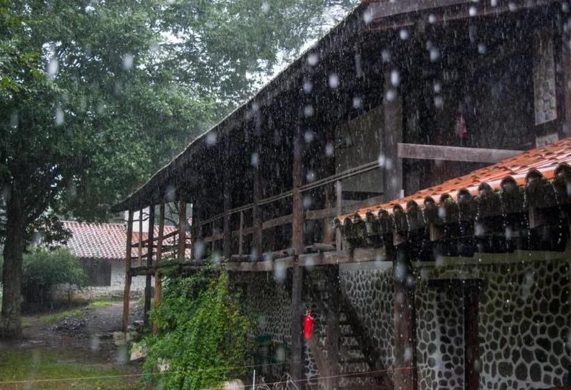 הוסטל Estancia San Miguel