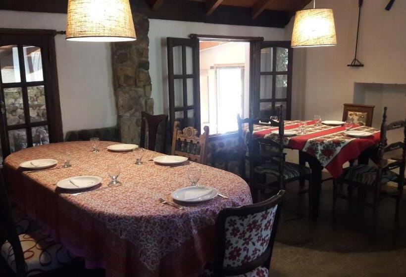 הוסטל Estancia San Miguel