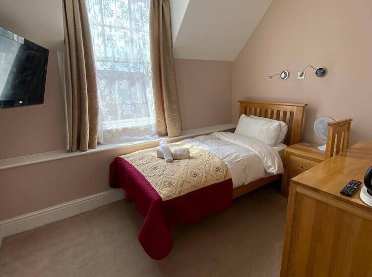 Хостел The Antelope At Upavon