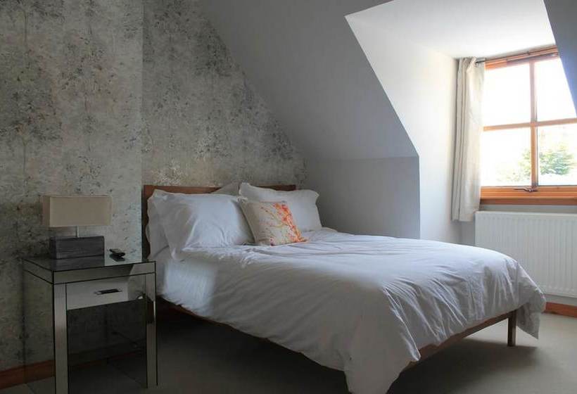 צימר Burnroy House