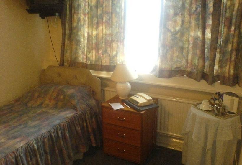 مبيت وإفطار Dolforwyn Hall Country House
