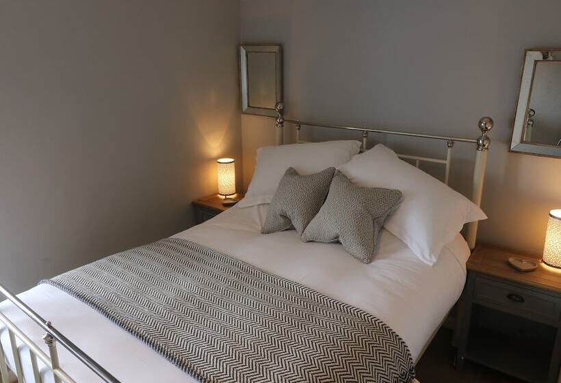 민박 Inglenook Guest House