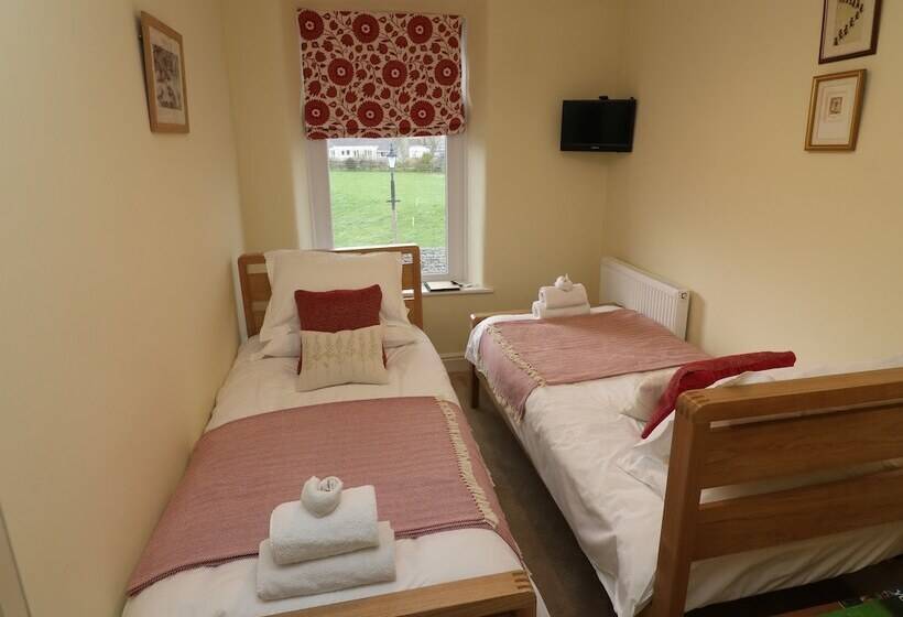 Bed and Breakfast Inglenook Guest House