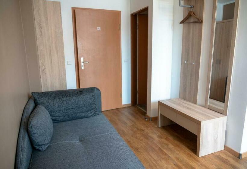 민박 Landgasthof Mörsbergei