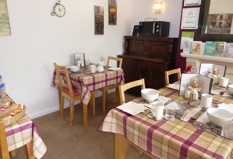 Bed and Breakfast Mayfields Guest House