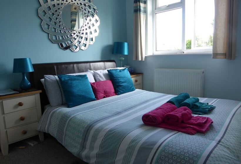 Bed and Breakfast Mayfields Guest House