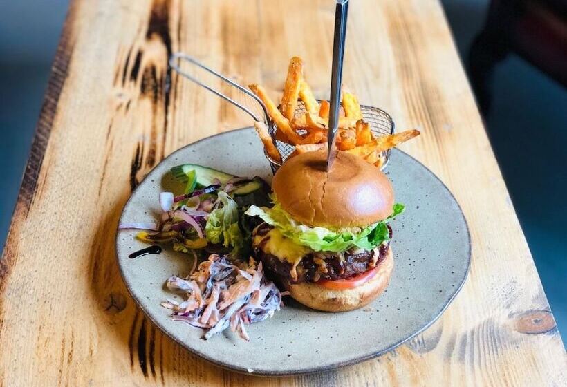 住宿加早餐 Sgwd Gwladys Lodge