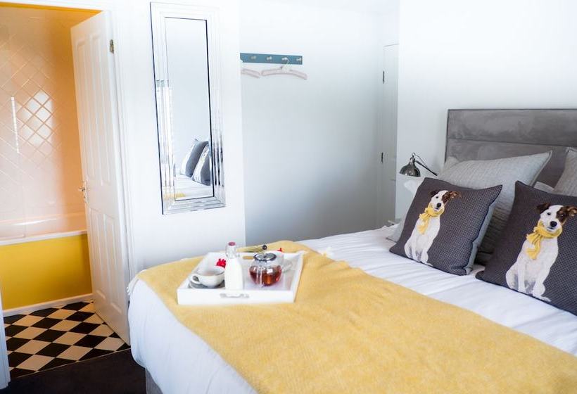 Bed and Breakfast The Churchill Arms