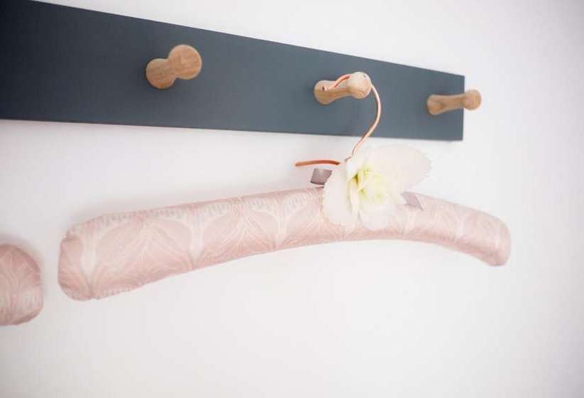 Bed and Breakfast The Churchill Arms