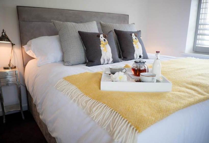 Bed and Breakfast The Churchill Arms