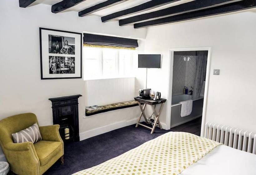 Bed and Breakfast The Churchill Arms