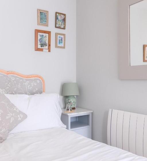 Bed and Breakfast The Rear Of The Plough,everdon