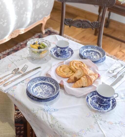 Bed and Breakfast The Rear Of The Plough,everdon