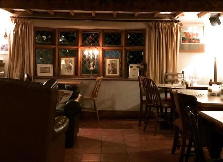 مبيت وإفطار The Red Cow