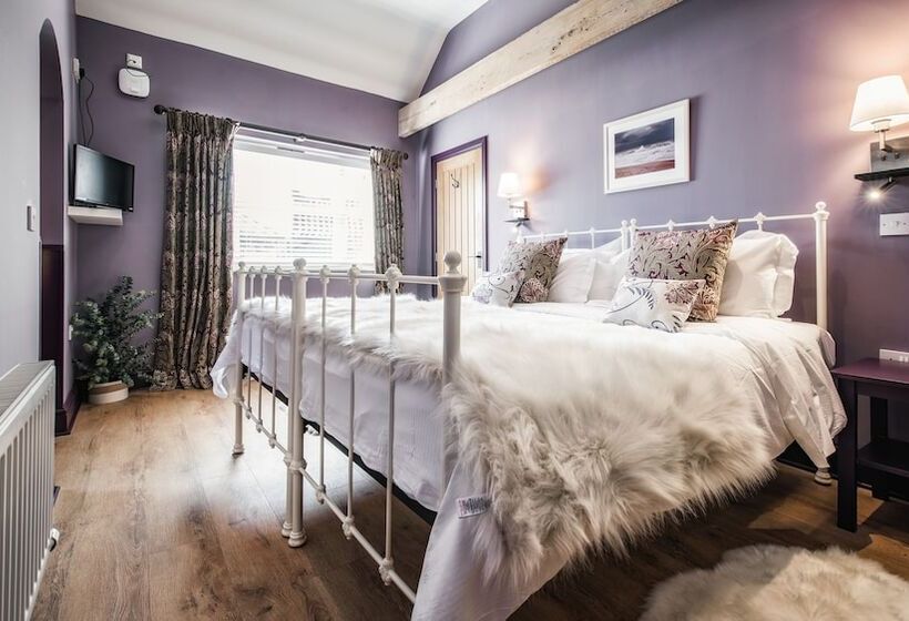 مبيت وإفطار Village Farm Cottages