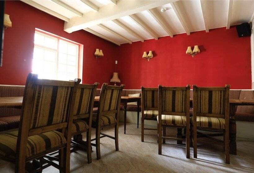 客栈  The Nags Head